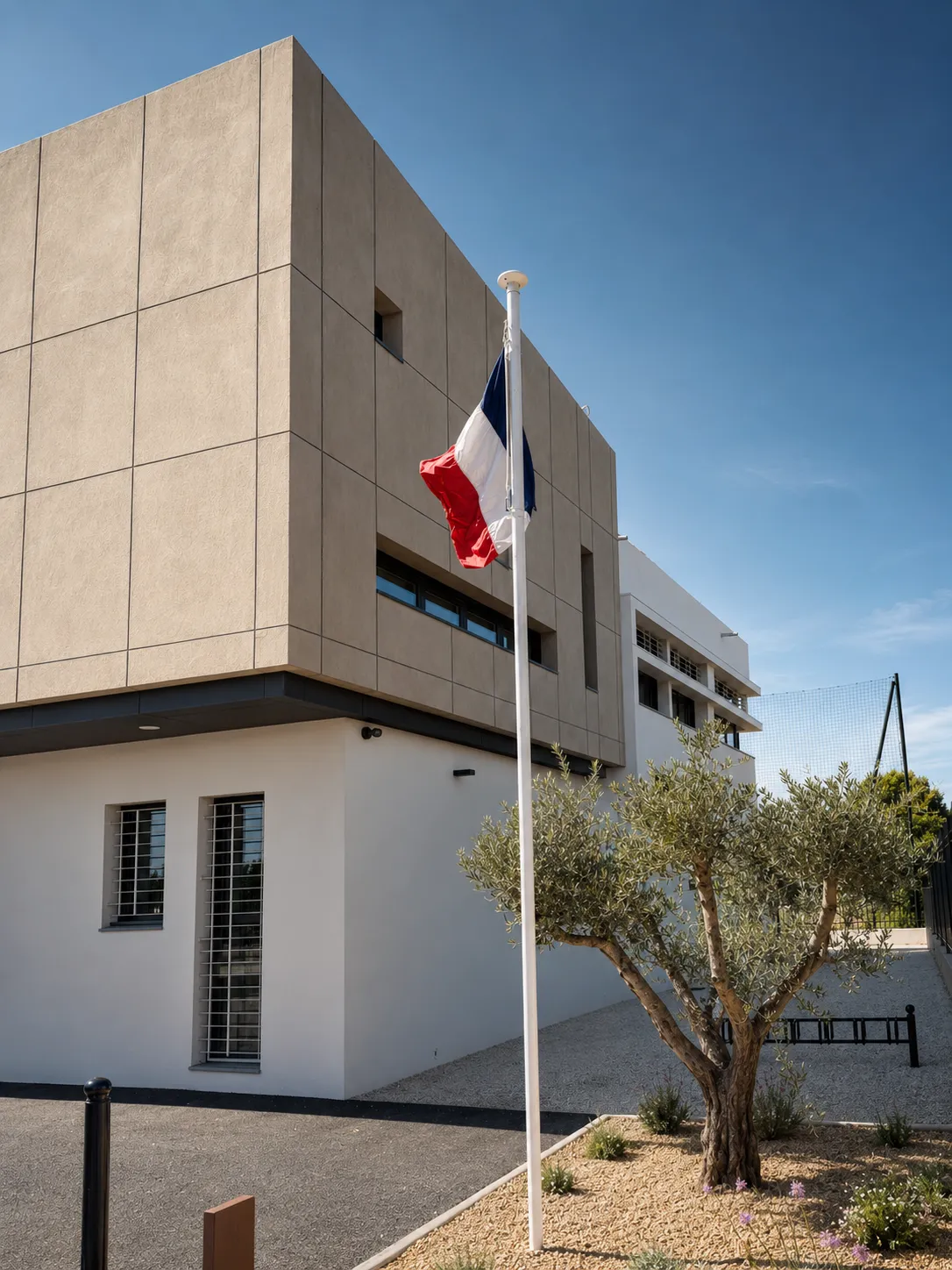 Vitrages de sécurité Poste de Police Avignon KDM Menuiserie