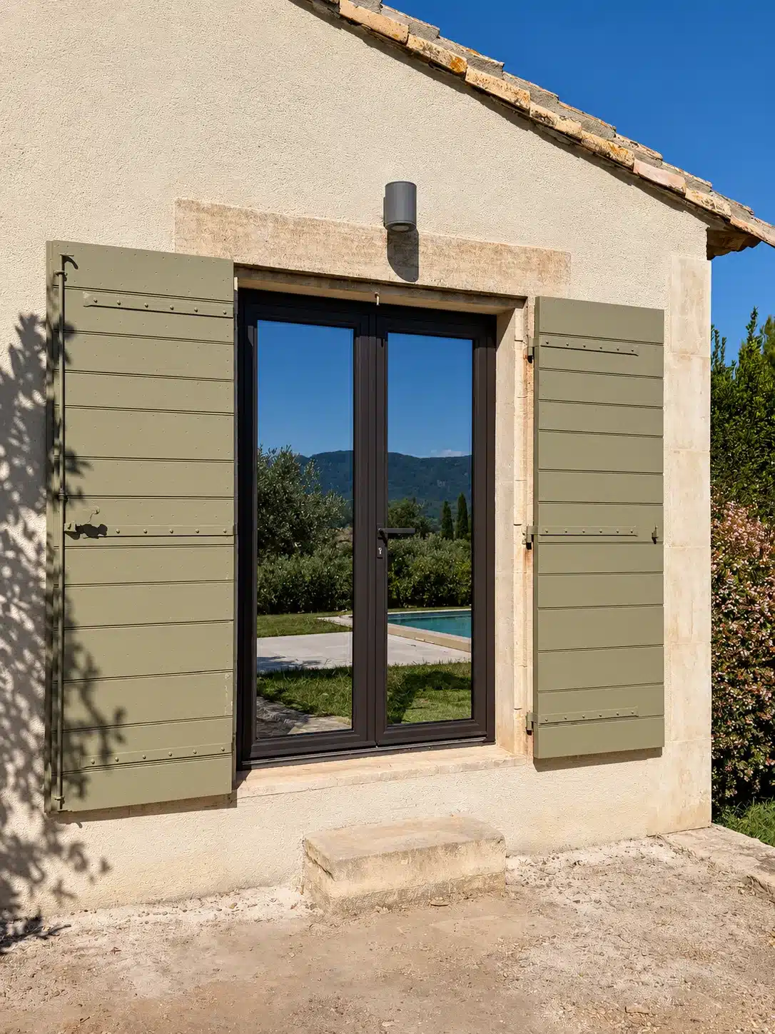 Porte fenêtre aluminium à Saint-Rémy-de-Provence